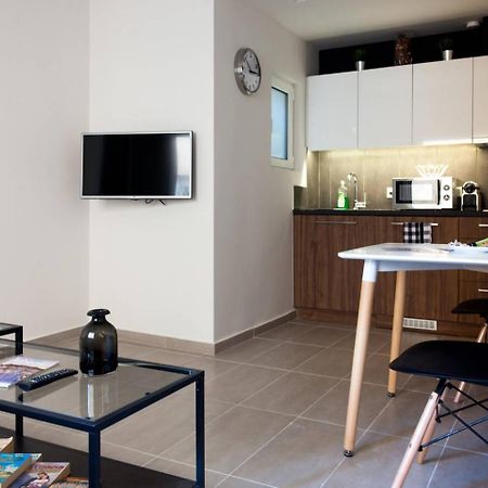 Toni'S Charming Apartment In The Thisseo Station Athena Bagian luar foto